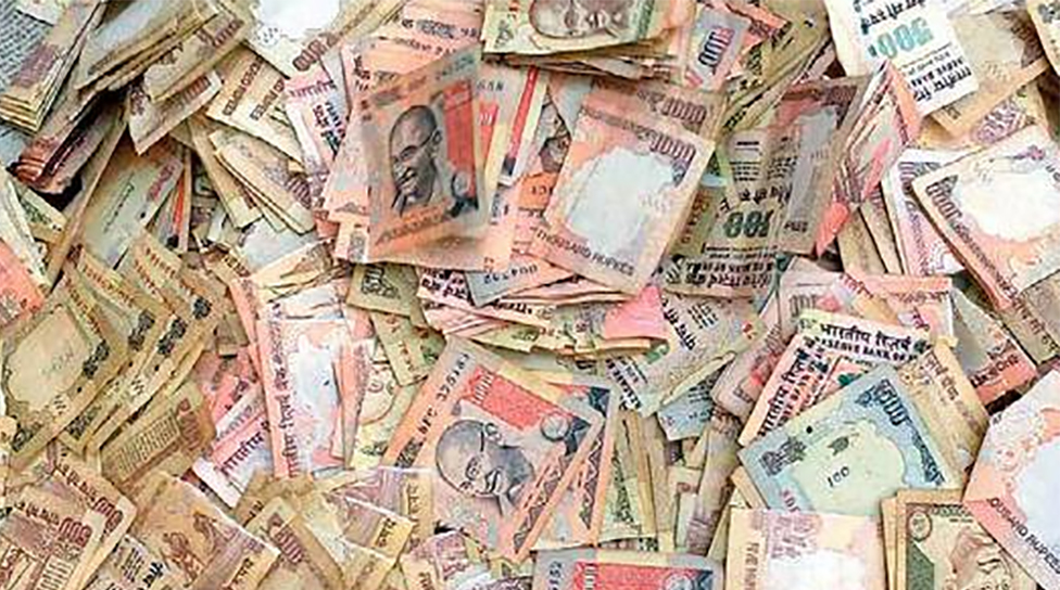 Currency notes found in dustbin in Jhunjhunu