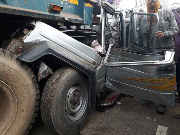 Vehicle damaged in Kanota accident on NH-11 near Jaipur