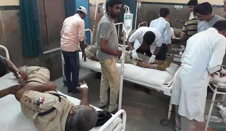 policemen injured in clashes anandpal village