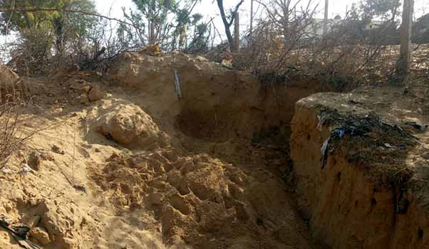 4 children killed soil cave in