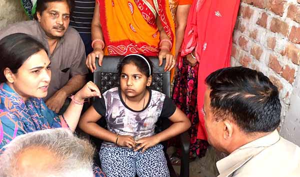 girl at her home after kidnap attempt jaipur