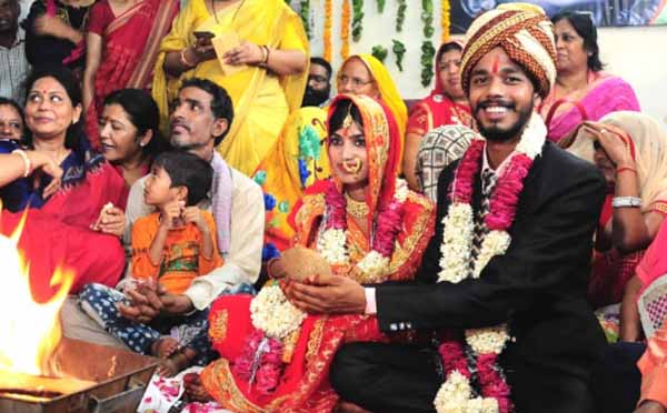 couple wedding jaipur cut hair by parents