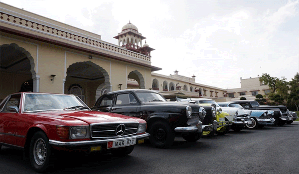 Vintage-and-classic-car-rally-jaipur54614-jai-mahal