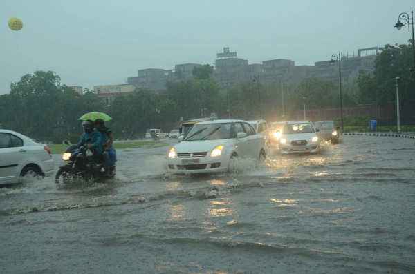 heavy rains jaipur