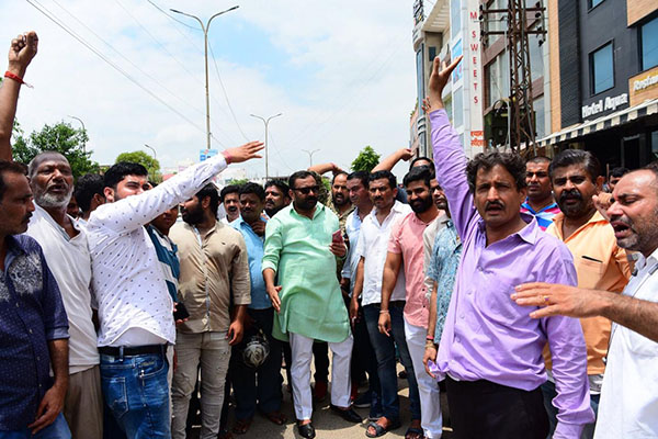 traders protest vaishali nagar rape