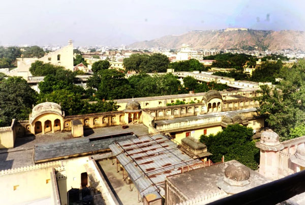 A view of the old city from Hawa Mahal
