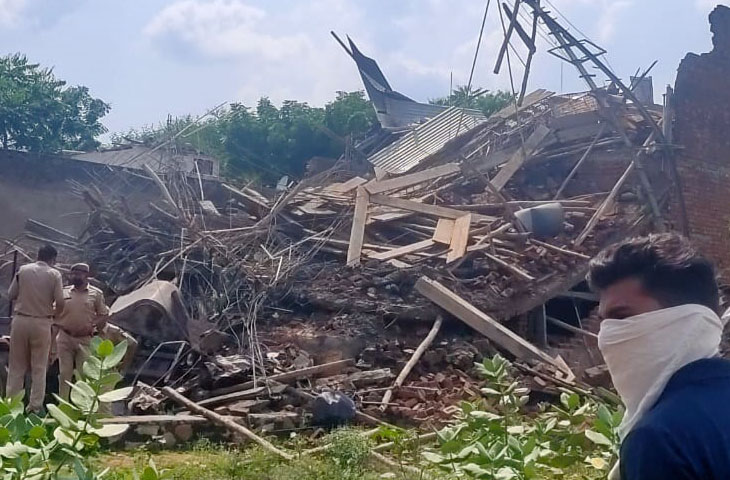 house collapse muhana