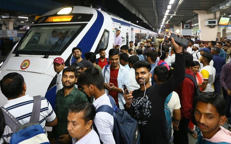 jaipur-delhi vande bharat train popularity